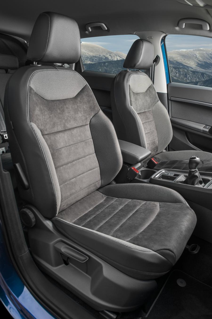 Интерьер Seat Ateca Ecomotive 2016 года  (WW) (фото 22 из 30)